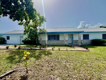 BB-202  SOUTH BAHAMIA SANTA MARIA DRIVE-HOUSE FOR SALE