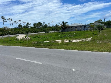 VACANT LAND CARAVEL BEACH NEAR STOP AND WASH-AT POLARIS DRIVE AND HADDOCK STREET.