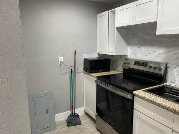 LAKEVIEW MANOR CONDO-NORTH BAHAMIA FREEPORT.